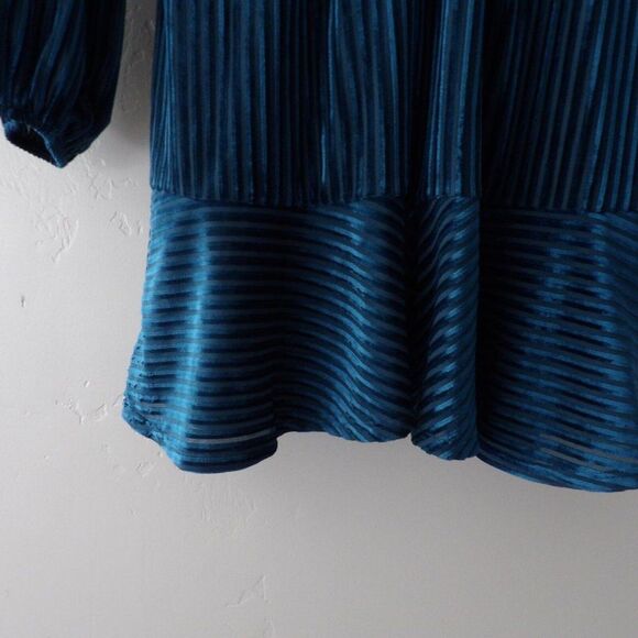 RYSE Dress Womens Small Blue/Teal Striped Ruffle Hem Mini Velvet Cocktail‎ - Picture 11 of 14